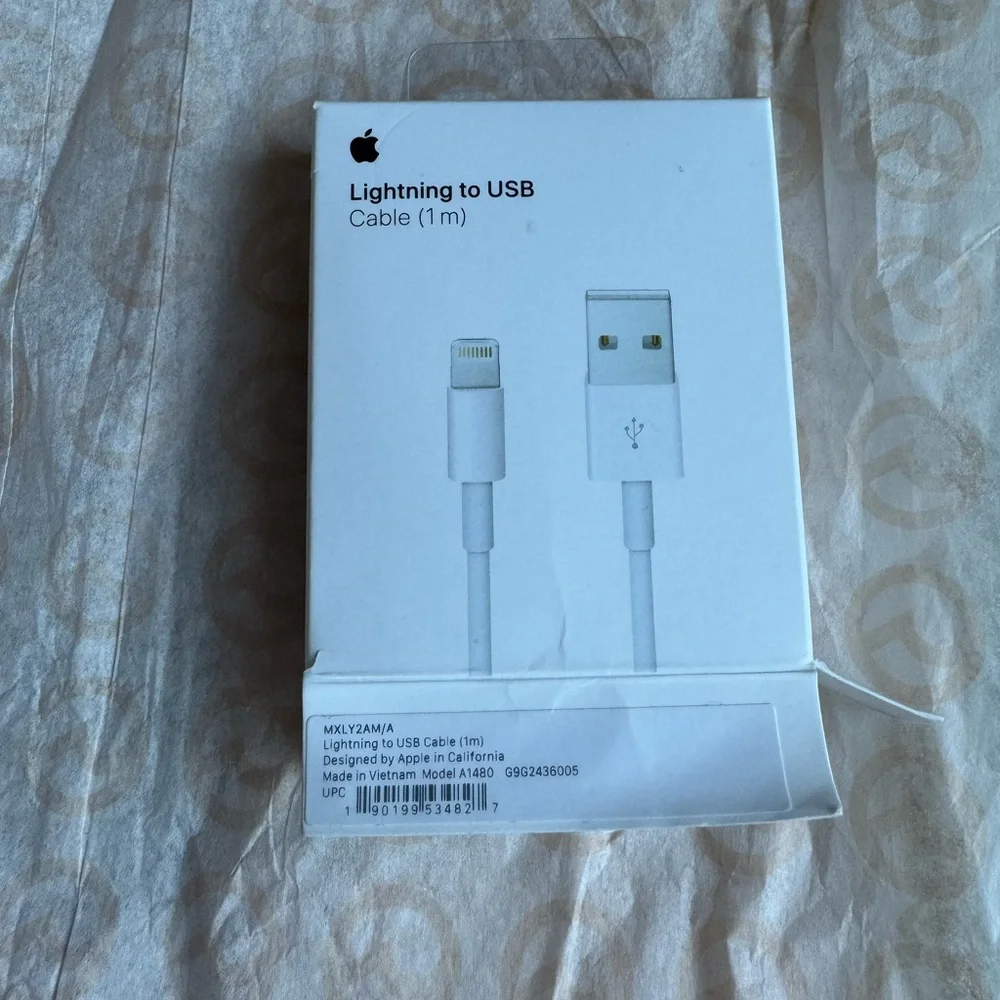 New Open Box Apple Lightning to USB cable